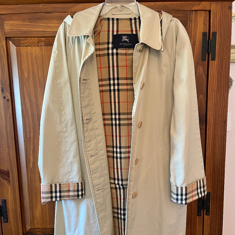 BURBERRY Vintage Raincoat w/Hood